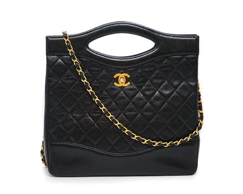 Classic 11.12 handbag, Lambskin, black — Fashion